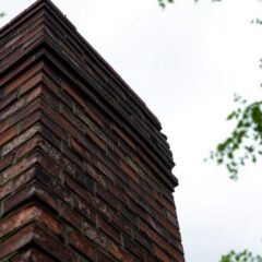 Jak skutecznie ocenić stan kominów w starym domu: kluczowe metody i typowe problemy do sprawdzenia